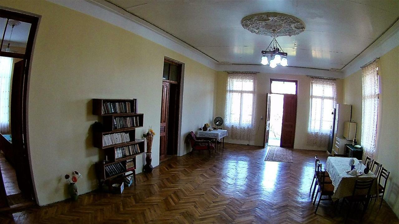 Surmava Palace Martvili Bagian luar foto